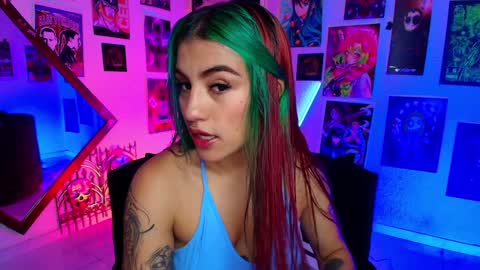 Snapshot of holyeva chatting on 01-28-25, 12:15   online show from 01-28-25, 12:15