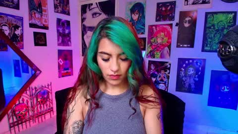 Snapshot of holyeva chatting on 01-28-25, 05:24   online show from 01-28-25, 05:24