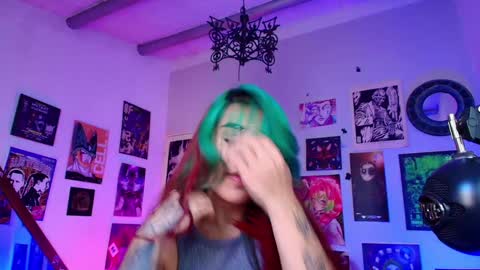 Snapshot of holyeva chatting on 01-28-25, 08:36   online show from 01-28-25, 08:36