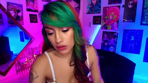 Snapshot of holyeva chatting on 01-30-25, 12:29   online show from 01-30-25, 12:29