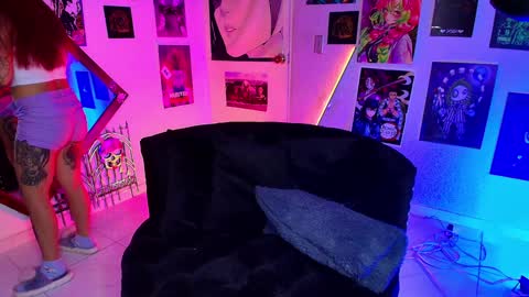 Snapshot of holyeva chatting on 02-01-25, 11:48   online show from 02-01-25, 11:48