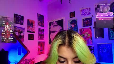 Snapshot of holyeva chatting on 02-13-25, 12:24   online show from 02-13-25, 12:24