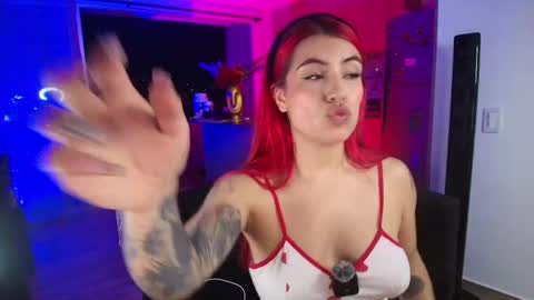 Snapshot of holyeva chatting on 10-24-25, 12:30   online show from 10-24-25, 12:30