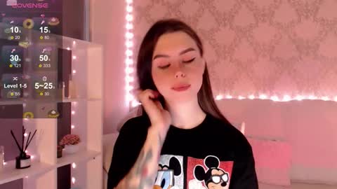 Mia online show from 09-19-25, 03:30