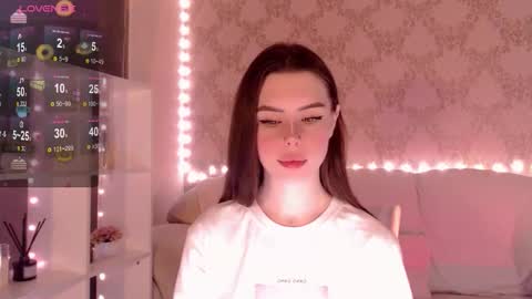 Mia online show from 10-22-25, 03:51