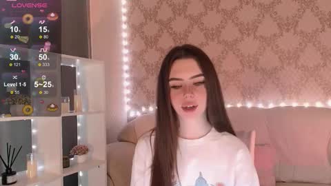 Mia online show from 11-17-25, 03:23