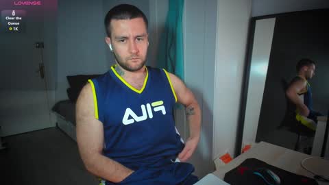Snapshot of honestandrew chatting on 01-31-25, 02:28 Andrew online show from 01-31-25, 02:28