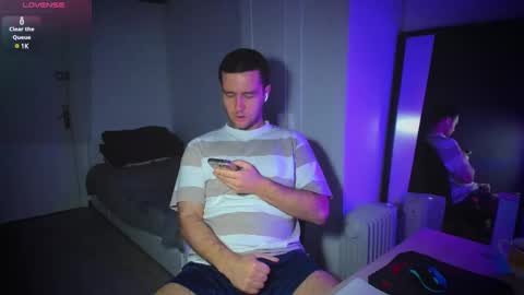 Snapshot of honestandrew chatting on 02-12-25, 07:13 Andrew online show from 02-12-25, 07:13