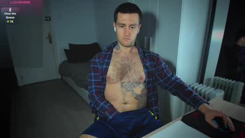 Snapshot of honestandrew chatting on 02-18-25, 05:53 Andrew online show from 02-18-25, 05:53