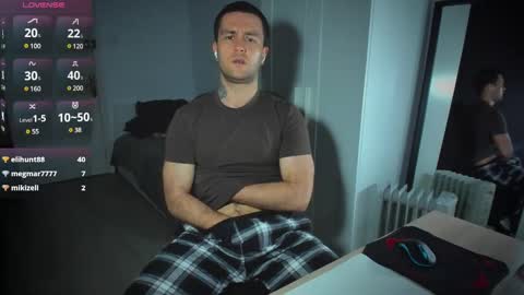 Snapshot of honestandrew chatting on 02-19-25, 07:27 Andrew online show from 02-19-25, 07:27