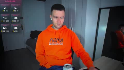 Snapshot of honestandrew chatting on 02-28-25, 02:20 Andrew online show from 02-28-25, 02:20