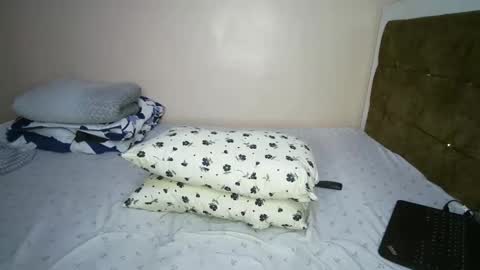 Snapshot of honey_bunny0 chatting on 10-23-25, 10:08 honey_bunny0 online show from 10-23-25, 10:08