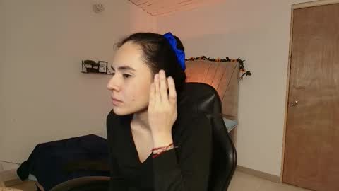   online show from 09-17-25, 01:35