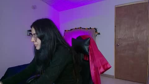   online show from 09-19-25, 02:18