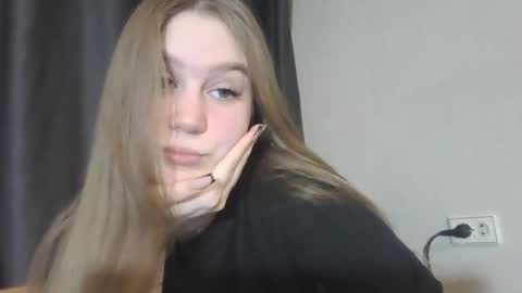 Snapshot of honey_lolaaa chatting on 11-28-25, 04:20 honey_lolaaa online show from 11-28-25, 04:20