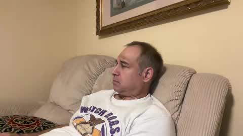 honey_man14 online show from 10-21-25, 01:39