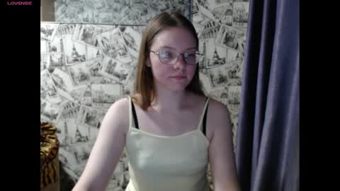Lina online show from 12-26-24, 12:38