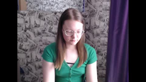 Lina online show from 02-15-25, 09:38