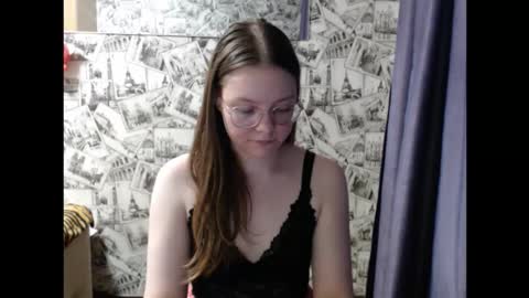 Lina online show from 09-10-25, 02:28