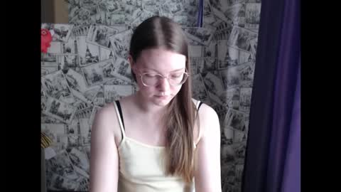 Lina online show from 09-17-25, 09:00