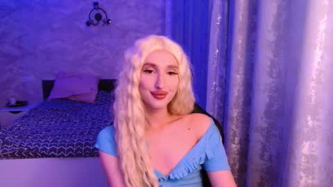 honey_sunset online show from 09-25-25, 05:27