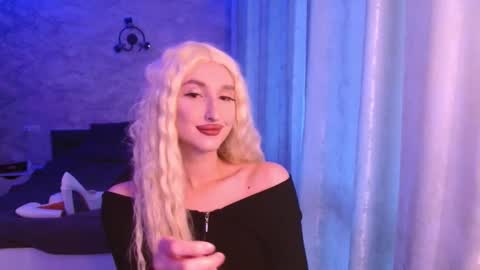 honey_sunset online show from 10-10-25, 01:21