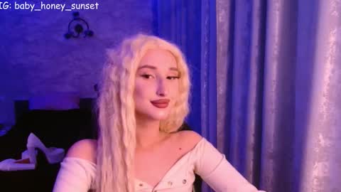 honey_sunset online show from 01-11-26, 07:08