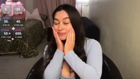 Tia online show from 10-30-25, 05:09