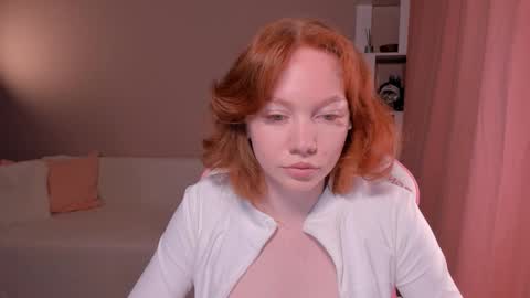 Snapshot of honeyautumn chatting on 03-10-25, 12:51 honeyautumn online show from 03-10-25, 12:51