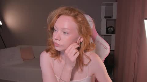 Snapshot of honeyautumn chatting on 09-09-25, 11:48 honeyautumn online show from 09-09-25, 11:48