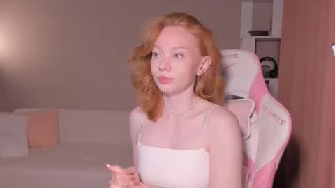 Snapshot of honeyautumn chatting on 09-12-25, 12:00 honeyautumn online show from 09-12-25, 12:00