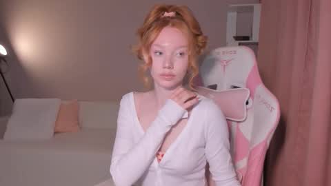 Snapshot of honeyautumn chatting on 10-02-25, 11:34 honeyautumn online show from 10-02-25, 11:34