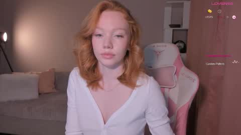 Snapshot of honeyautumn chatting on 10-11-25, 10:08 honeyautumn online show from 10-11-25, 10:08