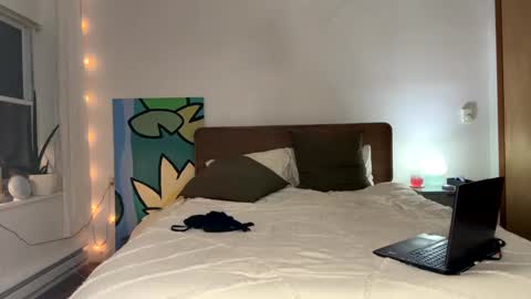 honeybbxx online show from 02-17-25, 02:09