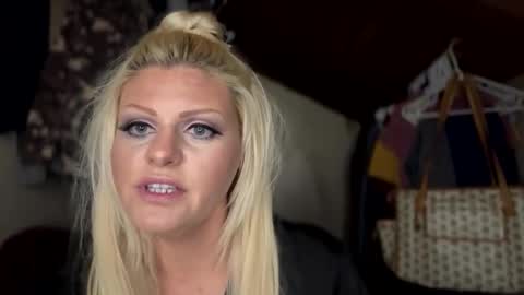 Snapshot of honeybuhnny chatting on 02-17-26, 02:52 honeybuhnny online show from 02-17-26, 02:52