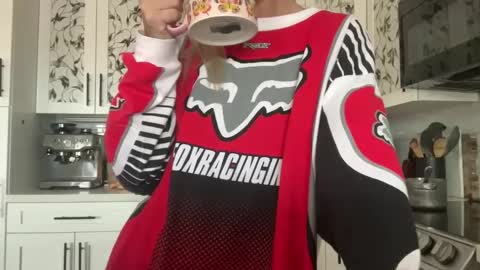 Snapshot of honeybun_z chatting on 10-12-25, 09:03 honeybun_z online show from 10-12-25, 09:03