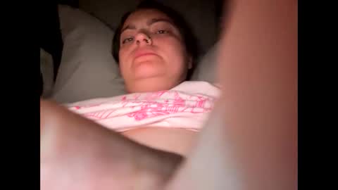 Snapshot of honeygirlox chatting on 10-29-25, 01:30 honeygirlox online show from 10-29-25, 01:30