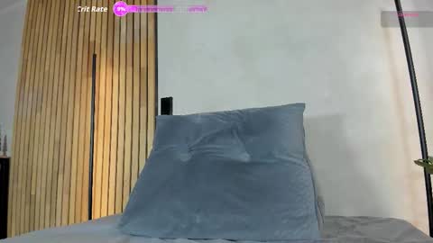 Sofia independent model online show from 11-19-25, 11:32