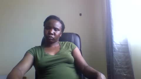 Snapshot of honeymuny chatting on 10-31-25, 08:15 Honeymuny online show from 10-31-25, 08:15