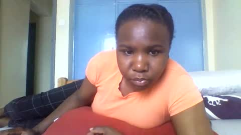 Snapshot of honeymuny chatting on 11-01-25, 08:27 Honeymuny online show from 11-01-25, 08:27