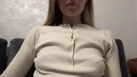 honeynymph online show from 09-30-25, 04:06