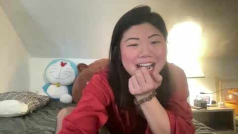 Snapshot of honeysunshineneko chatting on 02-12-26, 03:07 HoneySunshineNeko online show from 02-12-26, 03:07