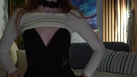 Snapshot of honeyumtoast chatting on 10-12-25, 02:21 Noelle online show from 10-12-25, 02:21