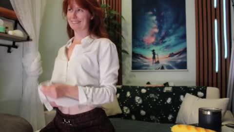 Snapshot of honeyumtoast chatting on 10-22-25, 02:34 Noelle online show from 10-22-25, 02:34