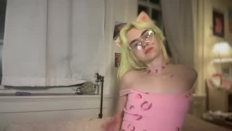 Emi Rose online show from 10-27-25, 05:00