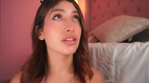 Honey Moon  Help me to reach 100 thumbs up online show from 02-14-26, 07:43