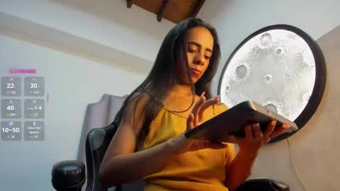 honnyy_23 online show from 09-17-25, 07:59