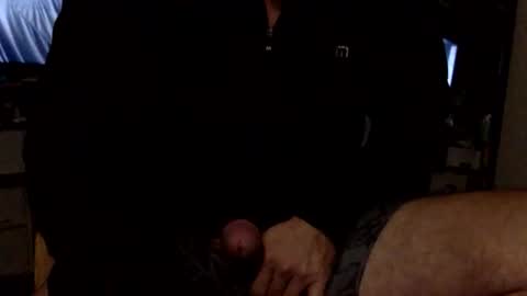 Snapshot of hoodiesahdgoodies chatting on 12-17-25, 11:27 D online show from 12-17-25, 11:27