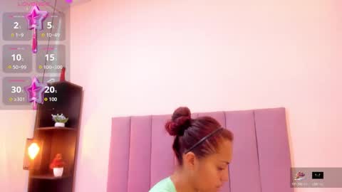 holly online show from 11-18-25, 08:24