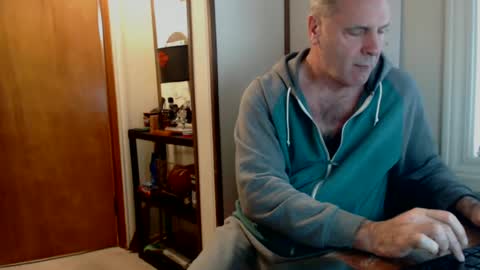 Snapshot of hoosierdadddy4u chatting on 01-08-25, 02:14 Jayson online show from 01-08-25, 02:14
